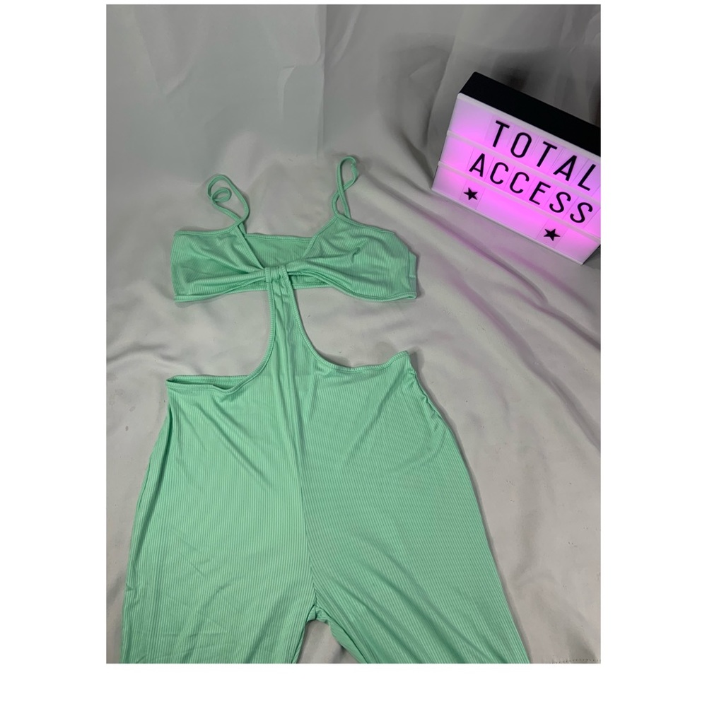 One Piece jumpsuit